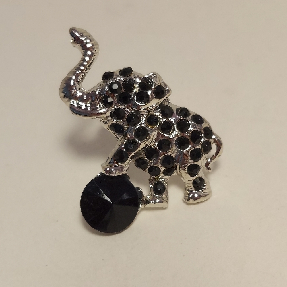 Silver Tone Circus Elephant Ring Large Black Rhinestone Statement Jewelry 7.25